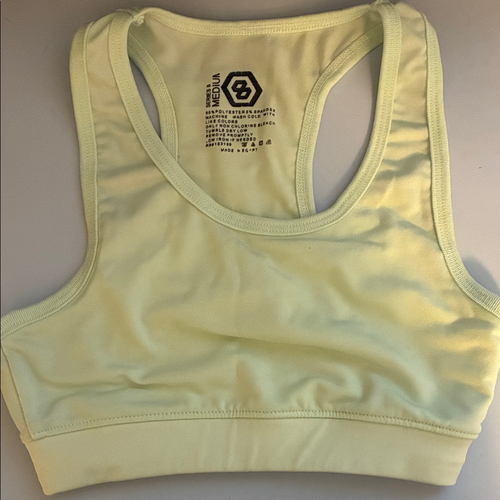 Women’s light green sports bra size medium